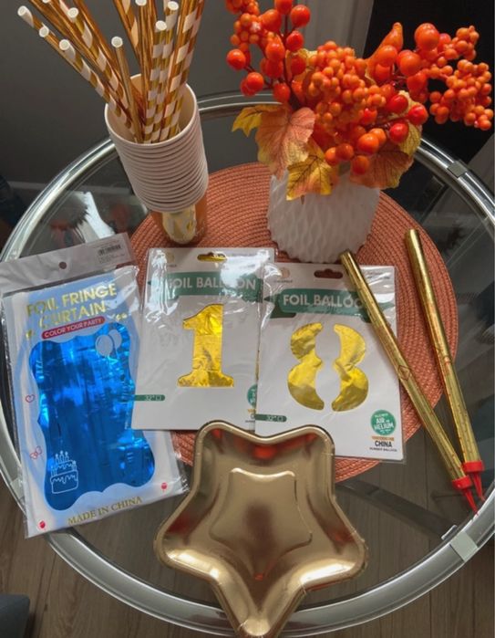 Zestaw do dekoracji urodzinowych - balony foliowe, kurtyna itd