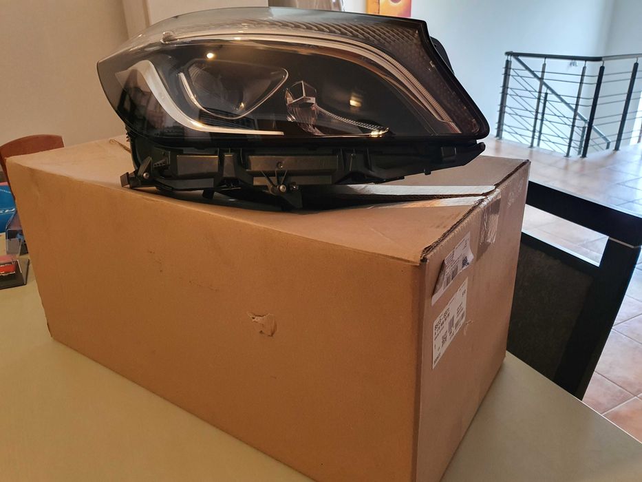 Farol LED direito Classe A 176 Novo