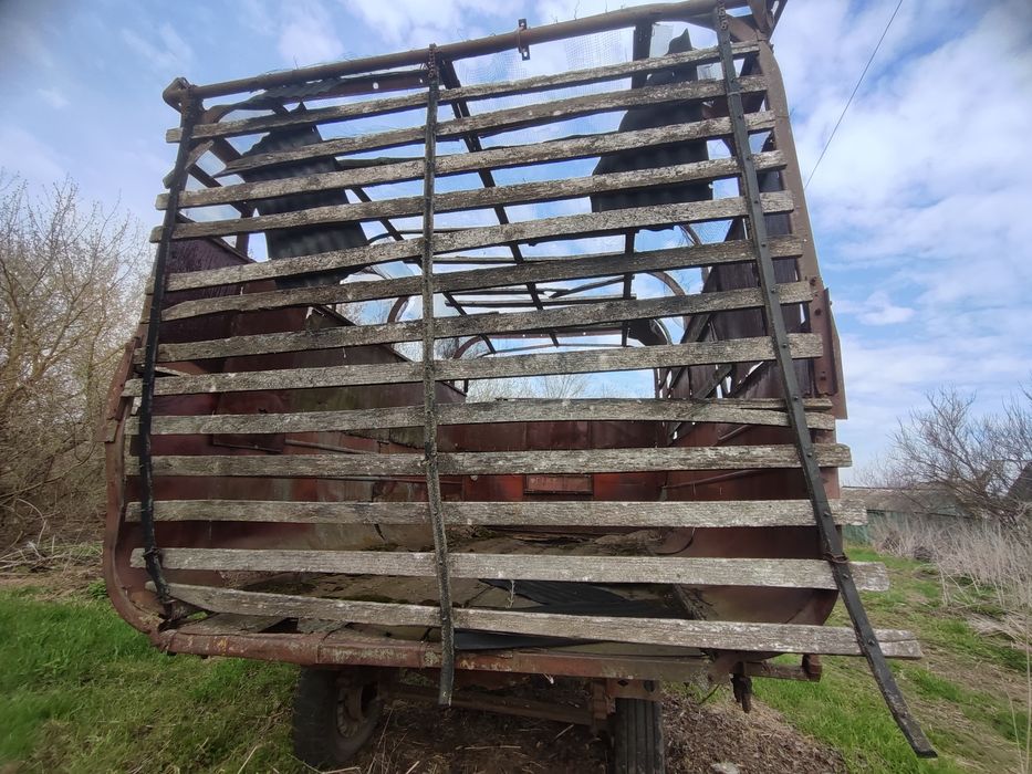 Два причепи 2ПТС-4