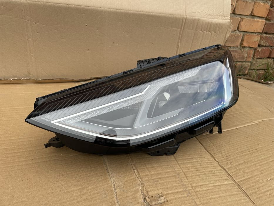 Фара ліва audi a4 b9 рестайлінг