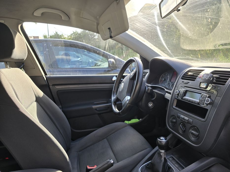 VW Golf V Bluemotion 105 cv em bom estado