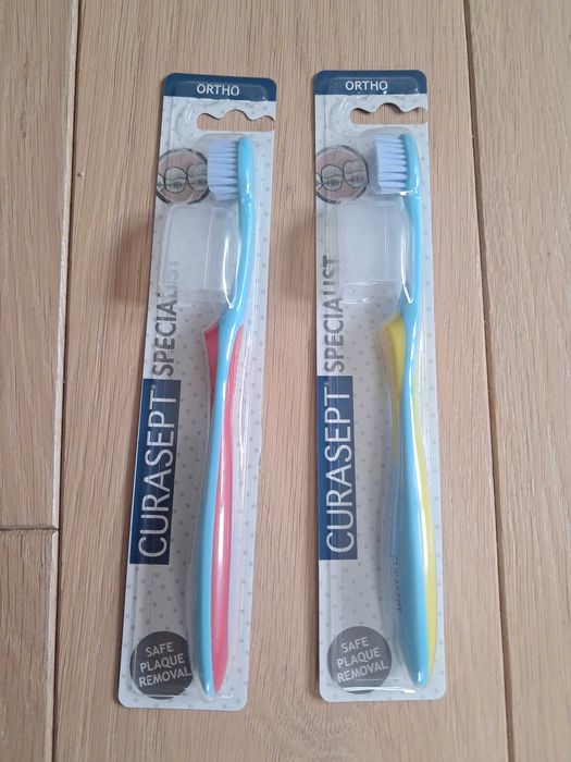 Curasept Ortho specialist 2 szczoteczki manualne do aparatów ortodontycznych