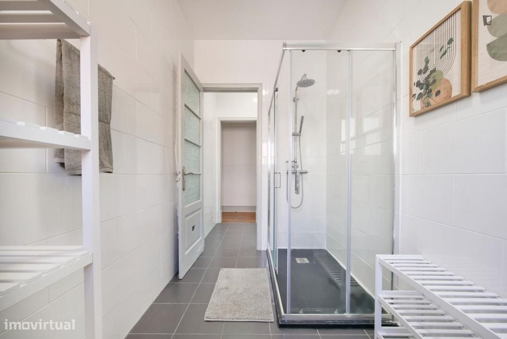 Quarto - localizado em Alameda Lisbon