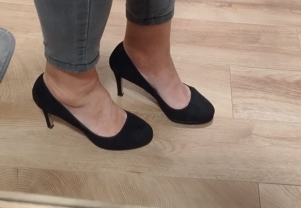 Buty na obcasie  zamszowe