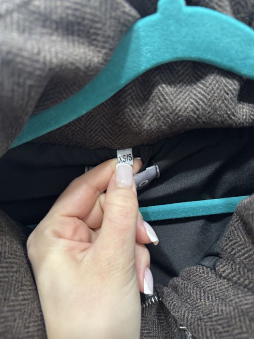 Зимовий пуховик коричневий