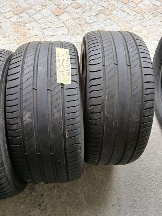 4 Pneus 245/45R17 Michelin e Yokohama