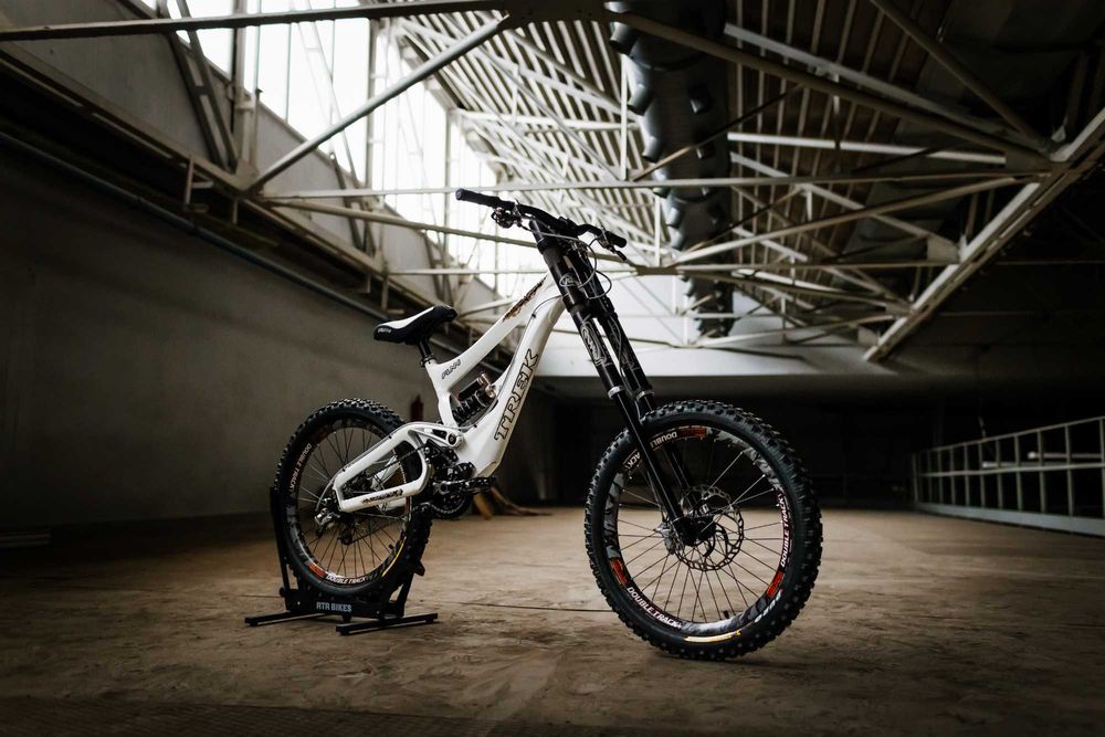 rower retro huck dh Trek Session 10