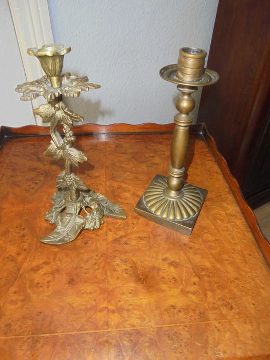 dwa stare świeczniki