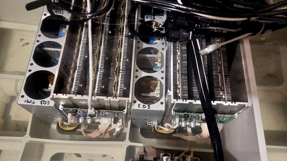 Аsic Асик Bitmain Antminer T19 S19 в іммерсіоному маслі та без