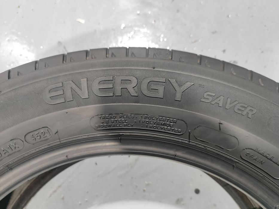 2 pneus impecáveis 205-60R16 Michelin - Oferta dos Portes