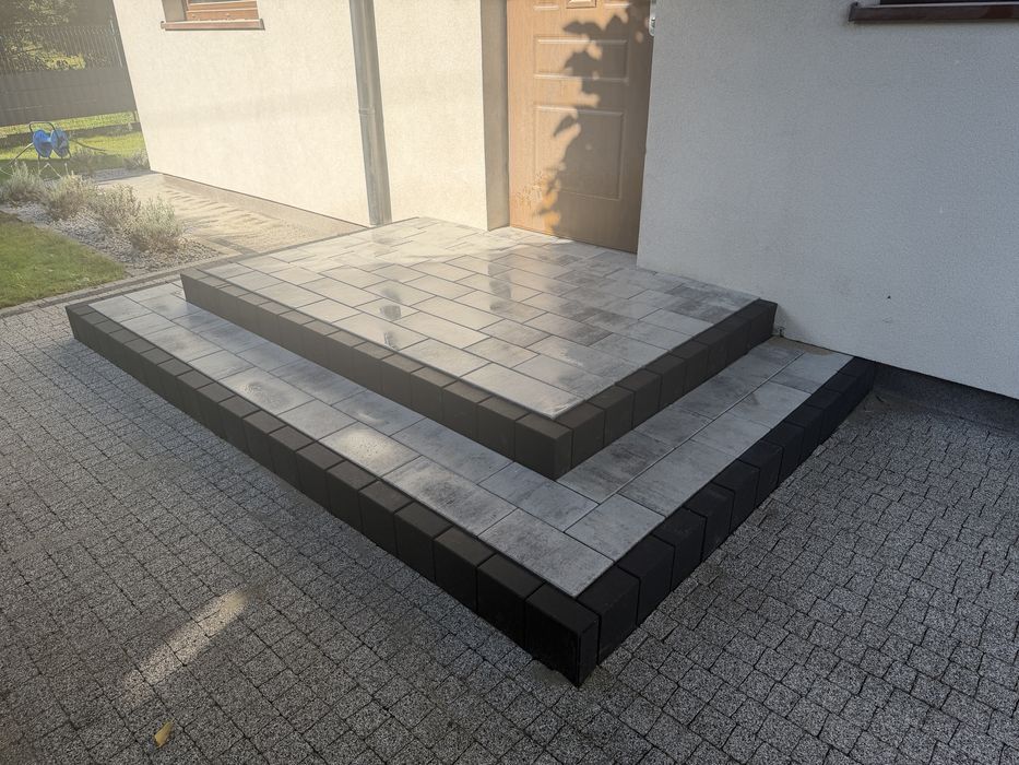 Kostka brukowa 4,25m2 + 3 szt. Obrzeza 28 cm wys