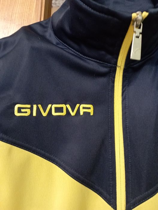 Спортивний костюмGIVOVA