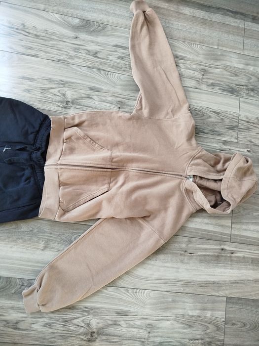 Bluza 146-152 oraz spodnie dresowe
