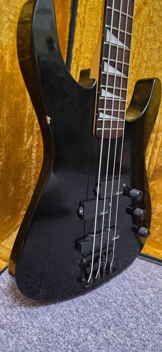 Gitara Basowa Samick kopia Jackson CMG