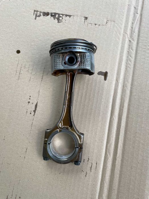 Tłok Korbowód Toyota 1.8 Benzyna Corolla Verso II Avensis 1ZZ