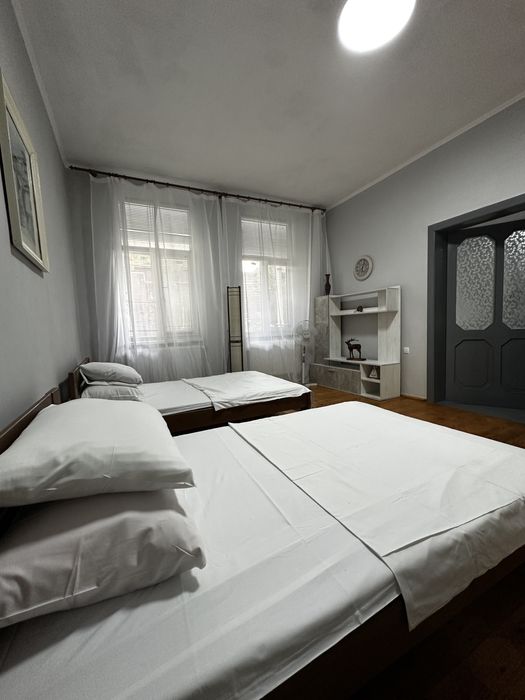 Подобова оренда житла - навпроти спорт комплексу та Жайворонку