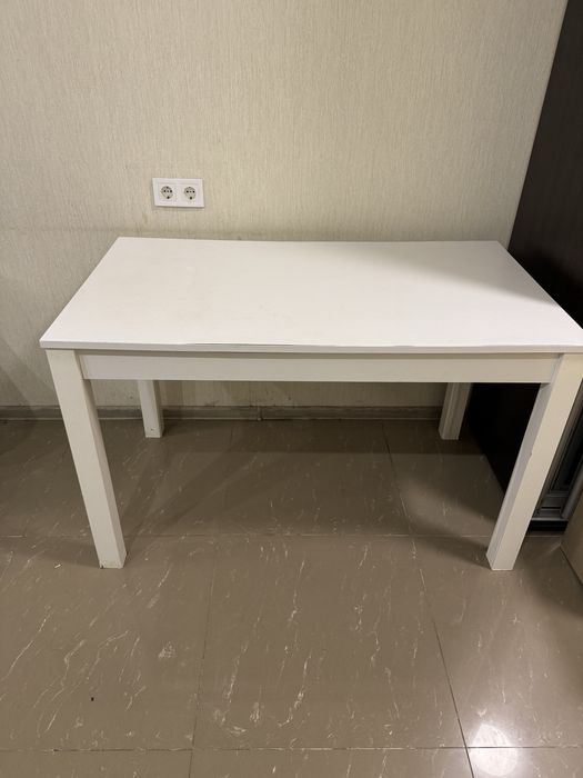 Продам кухонный стол в хорошем состоянии