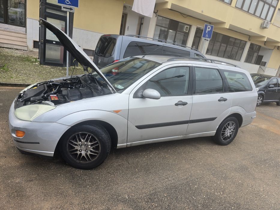 Carrinha impecável do motor