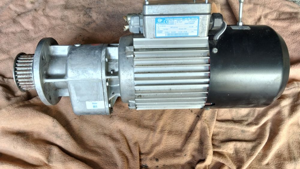 Silnik elektryczny 1.5 kw z przekładnia na pas zębaty