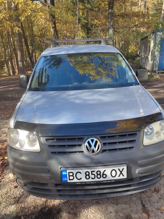 Продам машину Volkswagen Caddy