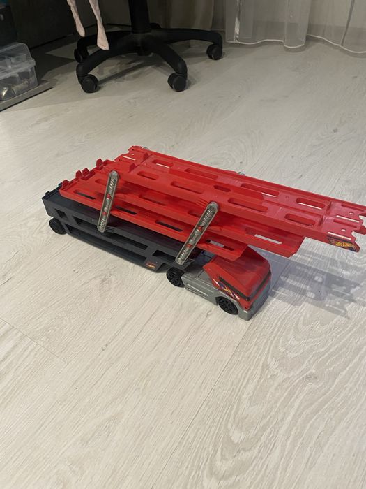 Машинка hot wheels та самосвал