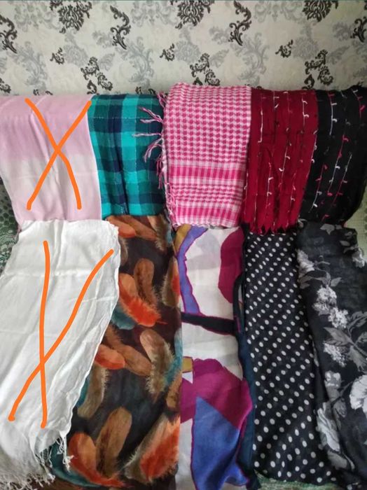 Шарфи жіночі на різний смак.