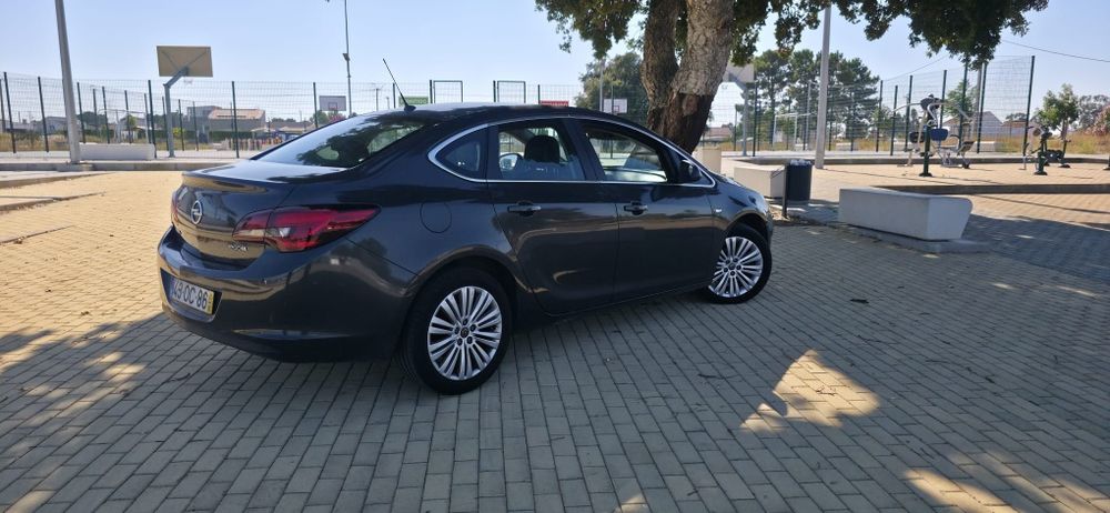 Opel Astra Ecoflex  1.3CDTI — photo 2