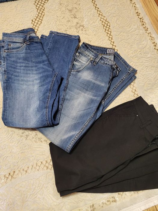 Джинси хлопця підлітка