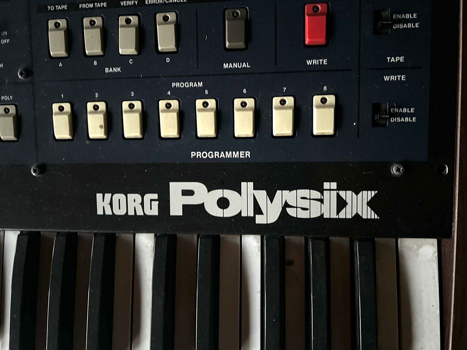 Korg POLYSIX z 1982 roku
