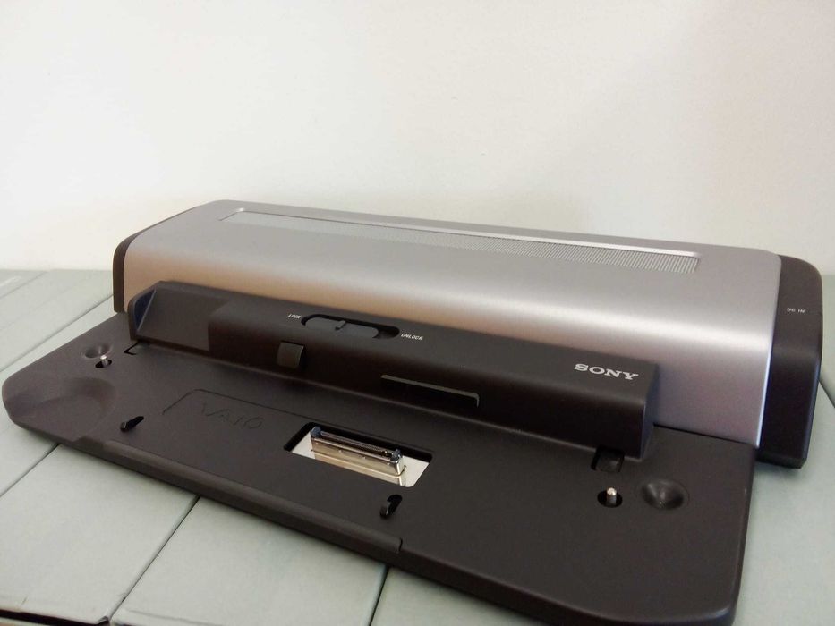 Docking station Sony VAIO modelo VGP-PRA1