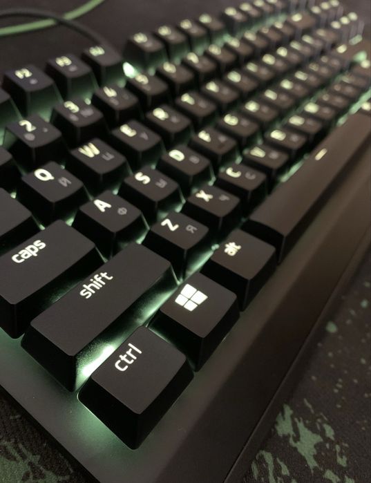 Клавіатура Razer black widow і миша razer коврик в подарунок