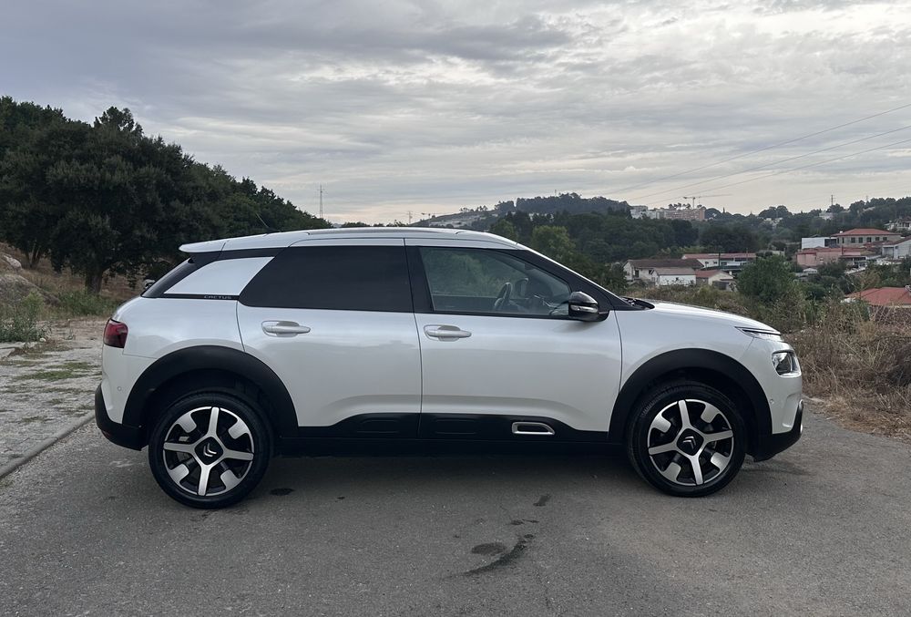 Citroën C4 Cactus 1.2 PureTech 130cv Shine – Full Extras – Teto Panorâmico