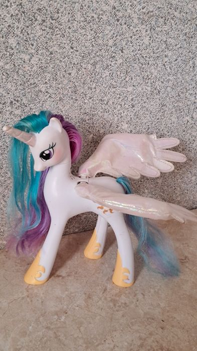 Фигурка My Little Pony Селестия Озвученная Светиться редкость