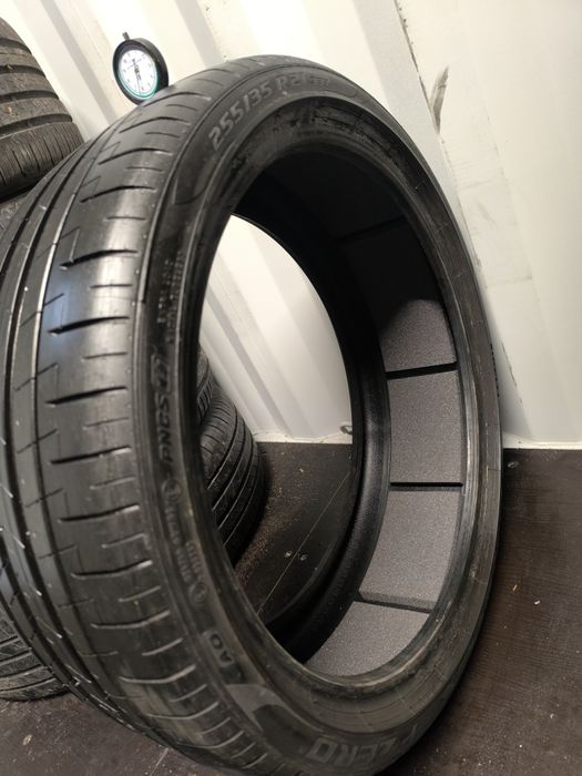 Opona Pirelli P zero 255/35/21 y