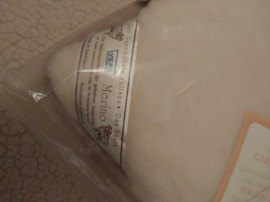 Almofadas em lã de merino novas