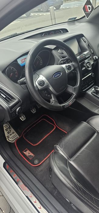 Ford Focus St 2013 photo 5