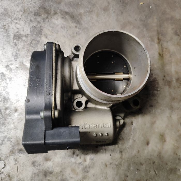 Audi przepustnica 06f 133 062 j oryginalna