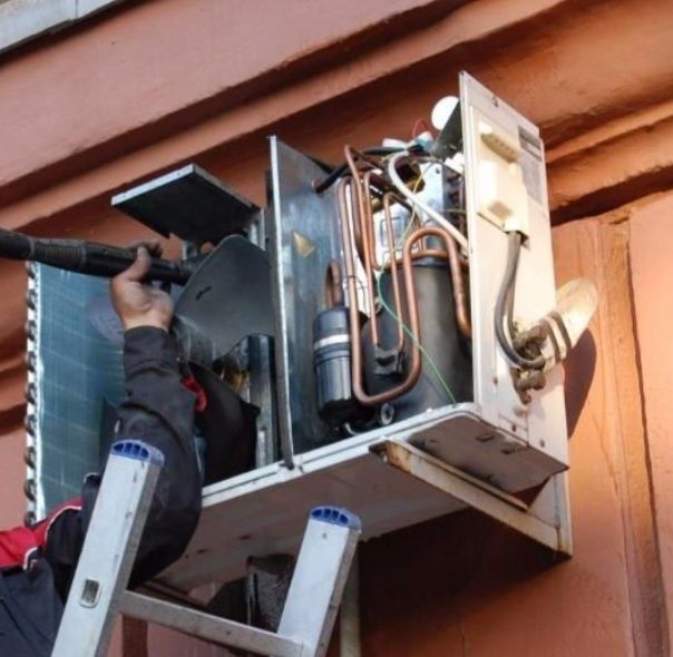 Кондиціонери: монтаж; чистка; дезінфекція; обслуговування.