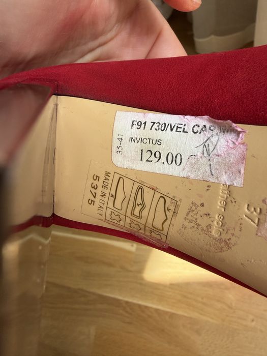 Замшеві туфлі 37р Minelli
