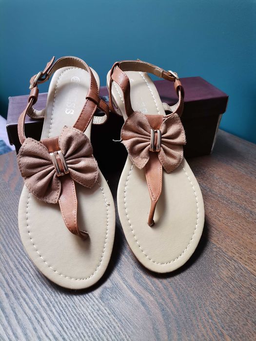 brązowe sandałki, japonki, kokardka