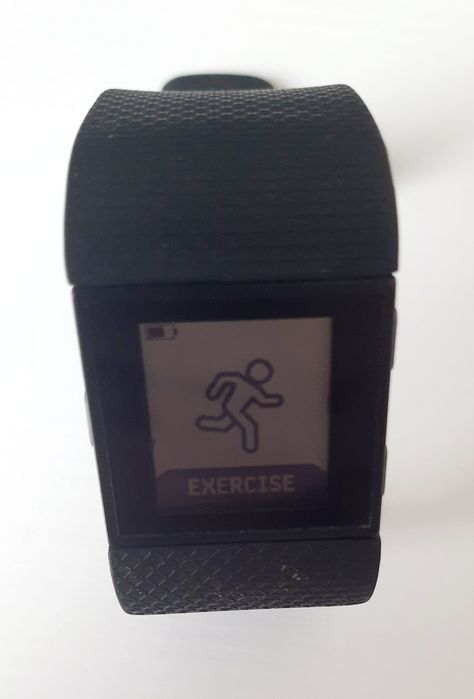 Професійний фітнес-трекер FitBit Surge