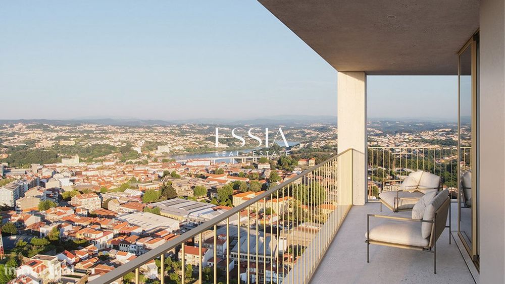 Apartamento T1+1 com Varanda no Fernão Magalhães 127