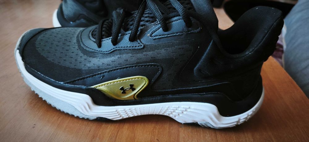 Кросівки чоловічі under armour spawn 7