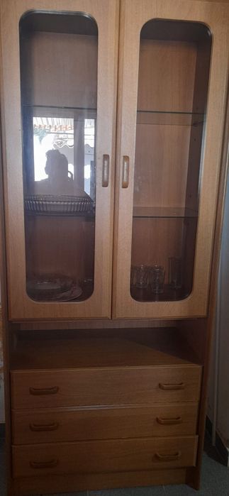 Armário,  estilo bar.