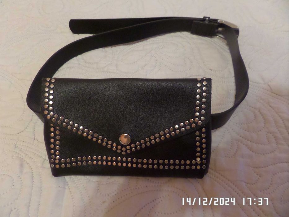 Nowa mała torebka nerka z ćwiekami