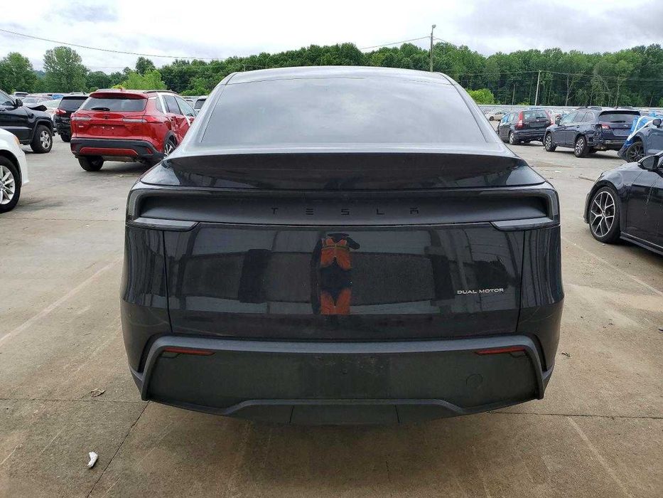 Tesla Model Y 2026