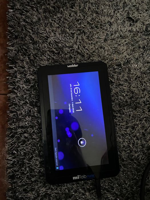 2 telemóveis e um tablet