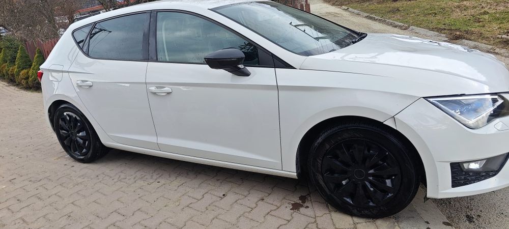 Seat Leon 2.0 tdi 2014r 150KM wersja FR 260tyś pali jeździ uszkodzony
