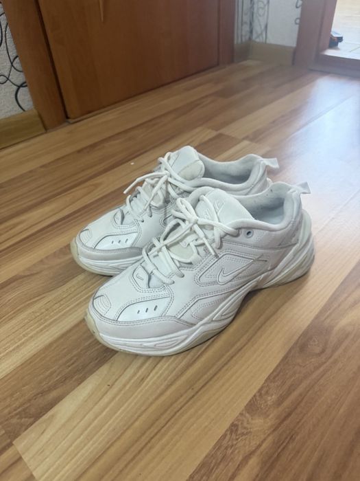 Nike кросовки женские