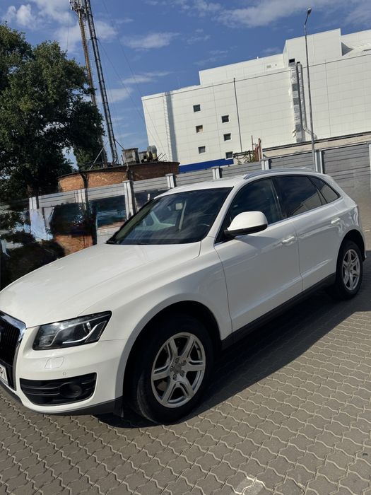 Audi Q5 2010 VIN WAUZZZ8R2BA020149 фото оголошення 2 з 24